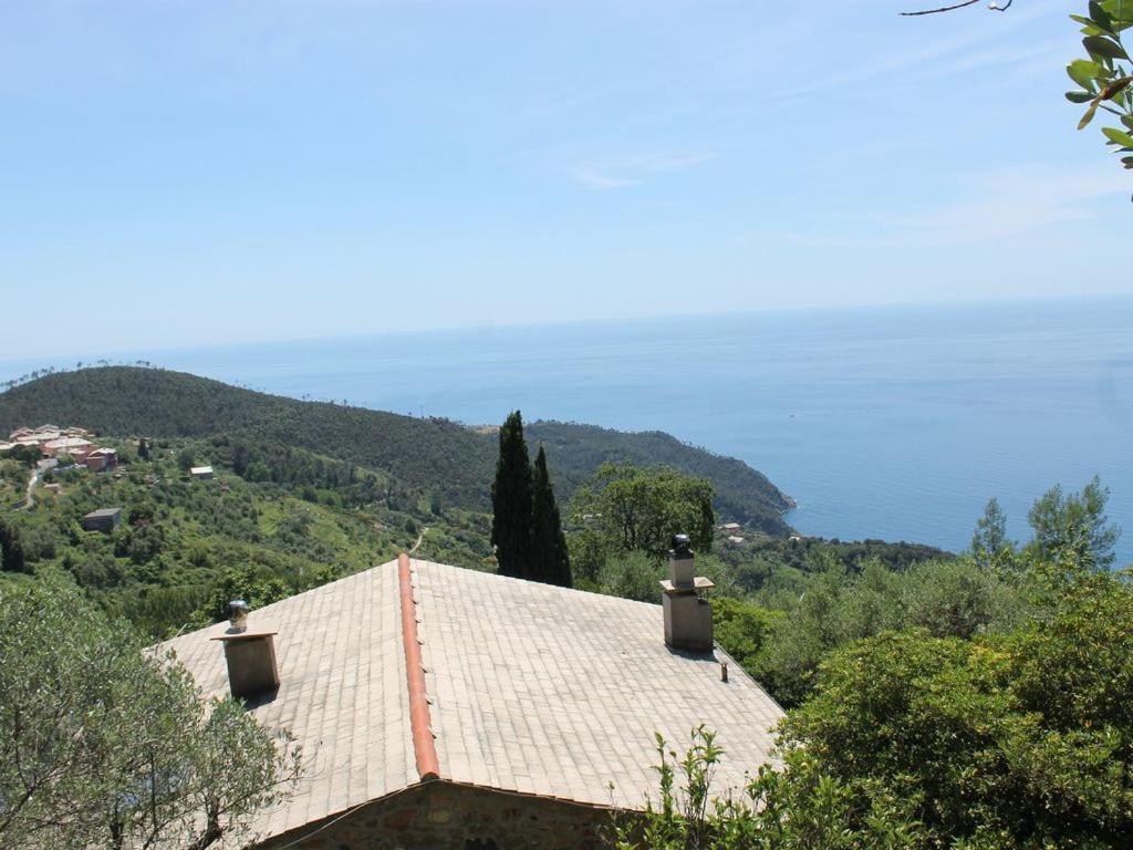Cottage La Casa Del Pittore Reggimonti Exterior photo